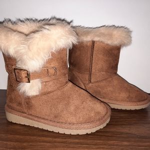 Childrens Place toddler size 6 boots